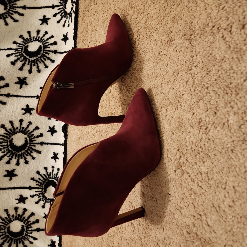 Women's heeled booties